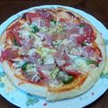 クックZ4AQ75☆'s cooksnap of when they made 市販のピザ生地で♪えびアボカドピザ★.