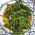 KMTI's cooksnap of when they made パックブン・ファイデーン（空芯菜炒め）.