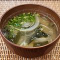 あーこ姐's cooksnap of when they made 簡単♪玉ねぎとわかめのお味噌汁.