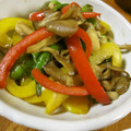 低カロ探検隊's cooksnap of when they made 万願寺とうがらしと舞茸のオイスタ炒め.