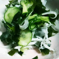 るる＊。's cooksnap of when they made きゅうりとワカメの酢の物.