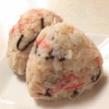 papikun's cooksnap of when they made 塩昆布とカニカマのワサ酢おにぎり.