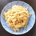 りぃ1229's cooksnap of when they made 簡単10分！もやしとキムチの卵とじ.
