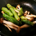 yoh2709's cooksnap of when they made 簡単♪しめじ と しし唐の炒め物.