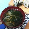おはなすき's cooksnap of when they made 高血圧に☆玉ねぎと若布の味噌汁.