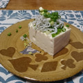 ダイナマイト漆黒's cooksnap of when they made たっぷりしらすとシソネギ冷奴.