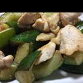 珍獣使い's cooksnap of when they made サッパリ！胡瓜と鶏ムネ肉のニンニク塩炒め.