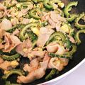 まっきー♪３７'s cooksnap of when they made ゴーヤと豚肉炒め.