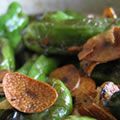 korobi's cooksnap of when they made しし唐の焦がしニンニク醤油がけ.