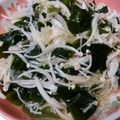 chikiri's cooksnap of when they made 酢玉ねぎで、ワカメの酢の物.