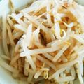 ＹＯＵ太's cooksnap of when they made もやしのにんにく醤油バター炒め.