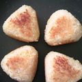 およげたいやきさん's cooksnap of when they made 簡単◆つゆ＋ゴマで焼きおにぎり.
