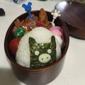 mitsuyasu's cooksnap of when they made おむすびで簡単☆モノクロブーのキャラ弁.