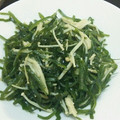 りえこﾏﾏ's cooksnap of when they made 切り昆布とえのきと油揚げのナムル.