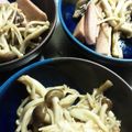 パパの手料理☆'s cooksnap of when they made 簡単！ソーセージときのこのガリバタ醤炒め.