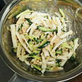 あや＠料理初心者's cooksnap of when they made 簡単！大根と胡瓜のツナマヨ・サラダ.