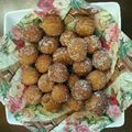 gyozagirl's cooksnap of when they made コストコパンケーキmixで揚ドーナツ.