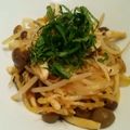 monemaruku's cooksnap of when they made レンジでもう１品！もやし、しめじ梅肉あえ.
