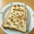 ドルフィンサーモン's cooksnap of when they made メープル＆チーズ＆アーモンドトースト♪.