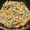 ぱんちゃん0526's cooksnap of when they made 大根の葉と油揚げと鶏挽肉のそぼろ風.