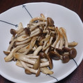 無題ちゃん's cooksnap of when they made 簡単☆しめじのニンニク炒め.