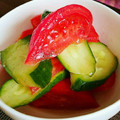 おKAめ's cooksnap of when they made きゅうりとトマトのマリネ風サラダ.