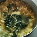 サムライピンク☆'s cooksnap of when they made 焼肉屋さんの味☆わかめ&たまごスープ.