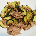 ⓟⓔⓟⓔ's cooksnap of when they made ズッキーニと豚肉の炒め.