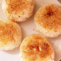 ぱぱろあ's cooksnap of when they made チーズと昆布のバター醤油風味焼きおにぎり.