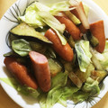 saaayo1124's cooksnap of when they made ナスとキャベツとソーセージの野菜炒め.