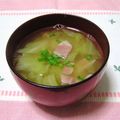 komomoもも's cooksnap of when they made キャベツとベーコンのお味噌汁.