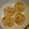 風来坊♪'s cooksnap of when they made えびマヨ風餃子の皮ピザ.