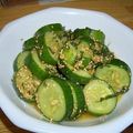 なっぱむし's cooksnap of when they made 大葉でさっぱり♪きゅうりの胡麻酢みそ和え.