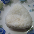 ゆみにゃむ's cooksnap of when they made 簡単おかかマヨおにぎり.