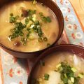 千ちゃん☆あーす's cooksnap of when they made 我が家の味噌汁♡たたき長芋としめじ.