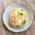 悠LOVE航's cooksnap of when they made 鮭チーズと卵ブロッコリーのおにぎり.