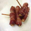 chikona's cooksnap of when they made 簡単おつまみ！うま旨ベーコンごぼう揚げ☆.