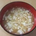 きらり流れ星's cooksnap of when they made 子供が大好き♡わかめと玉ねぎの味噌汁.