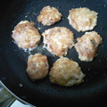 あらいやだ's cooksnap of when they made 簡単！鮭とチーズの鮭バーグ♡.
