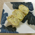 ☆Rokko☆'s cooksnap of when they made お弁当に☆鮭の中骨水煮缶で卵焼き.