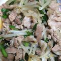 たまぴよ☆'s cooksnap of when they made 豚コマ肉とニラもやしの炒め物.