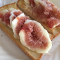 petitart's cooksnap of when they made 黒胡椒いちじくチーズはちみつトースト.