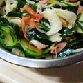 ぇみ★'s cooksnap of when they made わかめときゅうりとカニカマごま油和え.