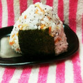 るらちゃん's cooksnap of when they made ゆかりと桜えびのおにぎり。.