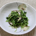 めなよ's cooksnap of when they made きのこと豆苗のガーリック炒め♪.