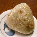 よよっち♪'s cooksnap of when they made 鮭の中骨水煮缶の梅マヨおにぎり.