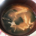 たなかno's cooksnap of when they made ☆えのきとわかめのみそ汁☆.