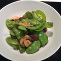 Yooboo's cooksnap of when they made パパッと１品♪きのこときぬさや炒め.