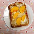 pitachan1's cooksnap of when they made クリームチーズと柿のデザートトースト.