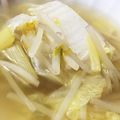 リトルエミエル's cooksnap of when they made ダシダで☆もやしと白菜の貧民救済スープ.